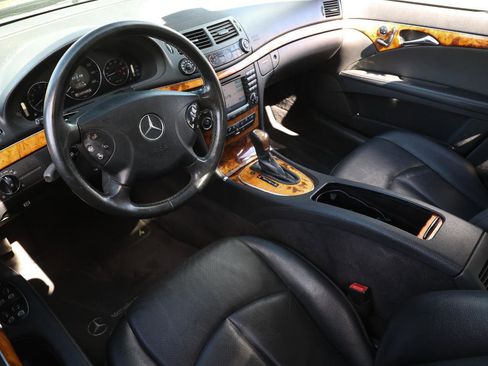 Used 2006 Mercedes-Benz E 350 4MATIC Sedan image 4