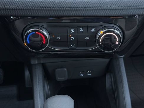 New 2026 Chevrolet TrailBlazer LT w/ Midnight Edition FWD image 15
