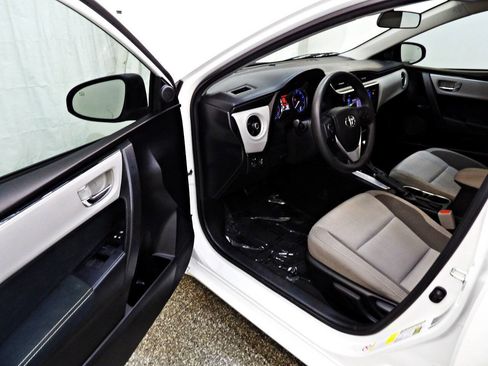 Used 2017 Toyota Corolla LE FWD image 9