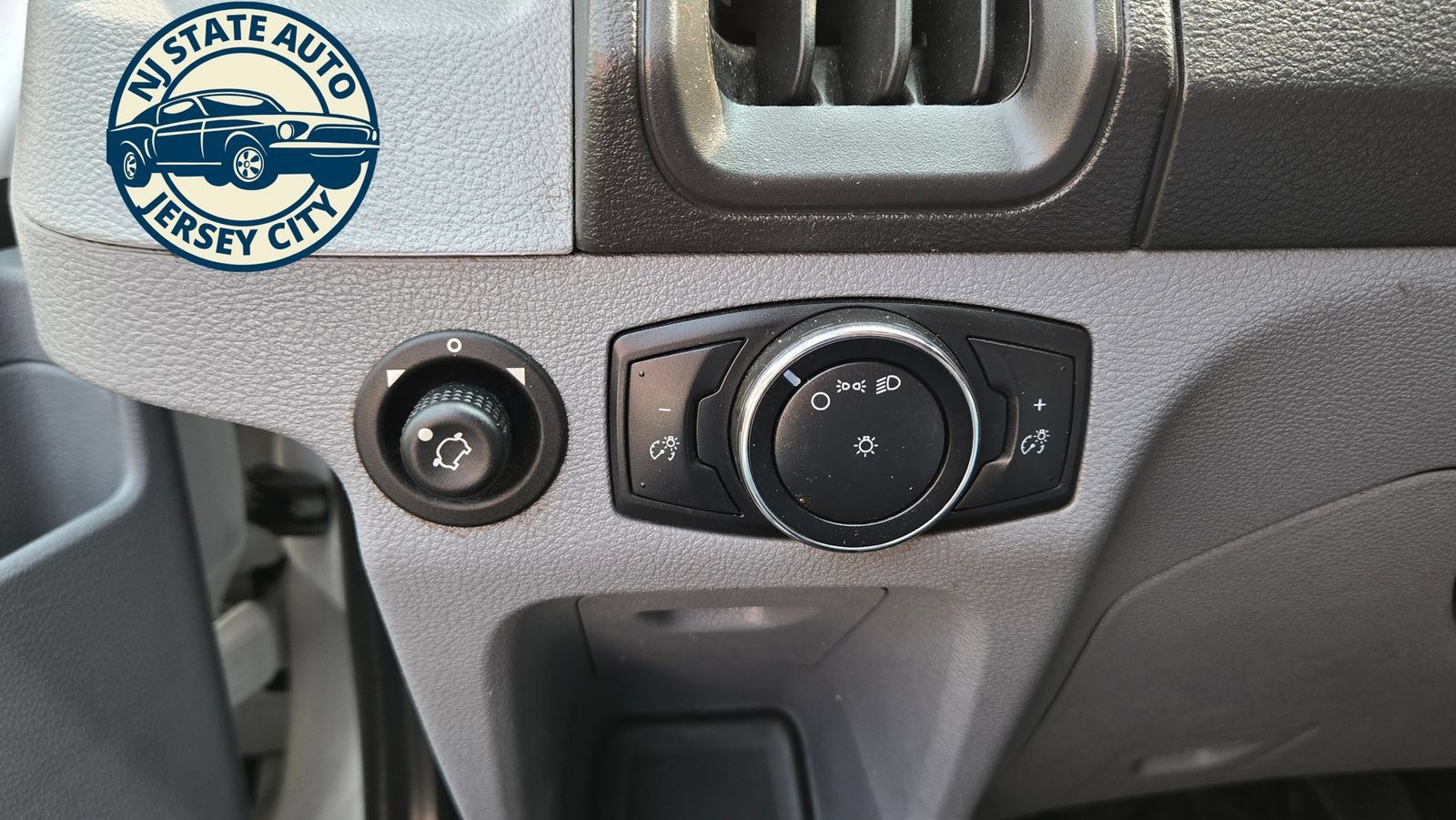 Used 2017 Ford Transit 250 130 Low Roof w/ Premium Package RWD image 24