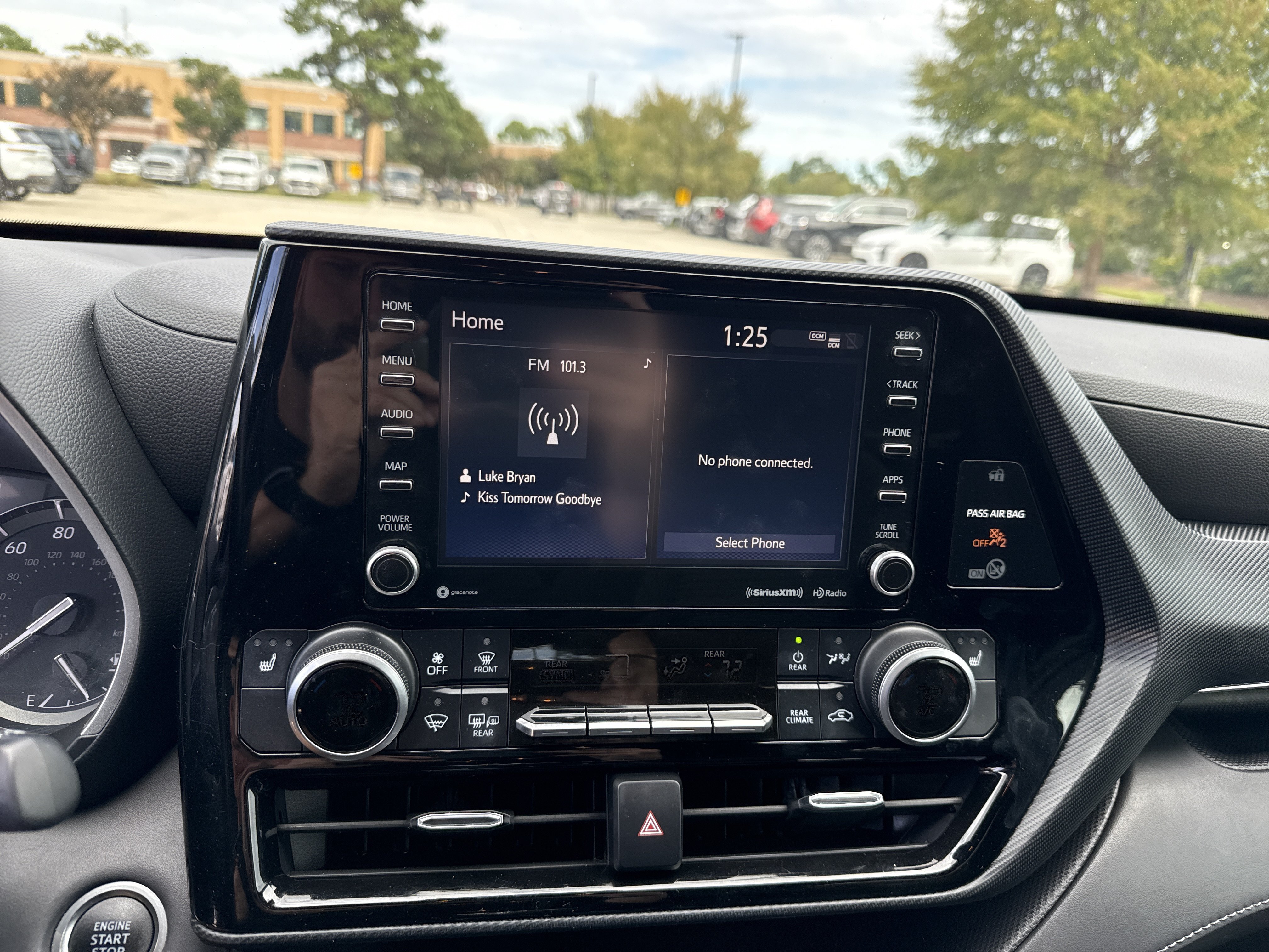 Used 2021 Toyota Highlander XSE AWD/4WD image 22