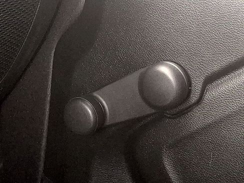 Used 2023 Jeep Wrangler Sport image 31