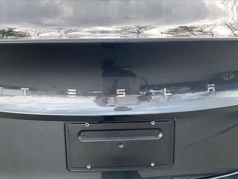 Used 2025 Tesla Model 3 Long Range image 8