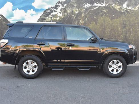 Certified 2021 Toyota 4Runner SR5 Premium w/ Moonroof Package AWD/4WD image 2