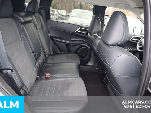 Used 2024 Mitsubishi Outlander SE image 23