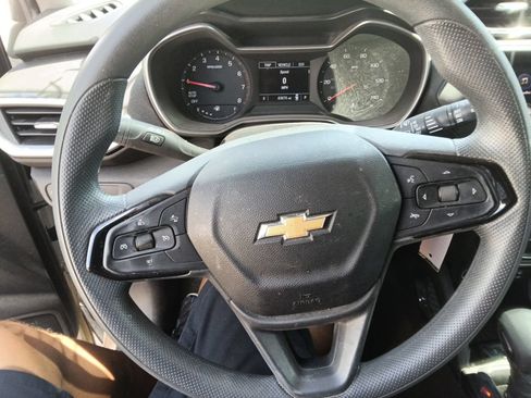 Used 2023 Chevrolet TrailBlazer LS FWD image 13