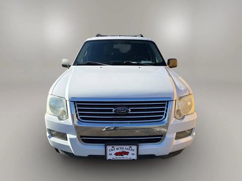 Used 2009 Ford Explorer XLT image 2