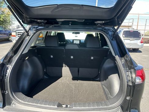 Used 2025 Toyota Corolla Cross LE FWD image 11