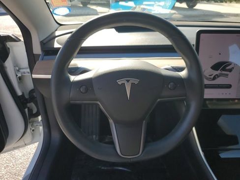 Used 2018 Tesla Model 3 Long Range image 15