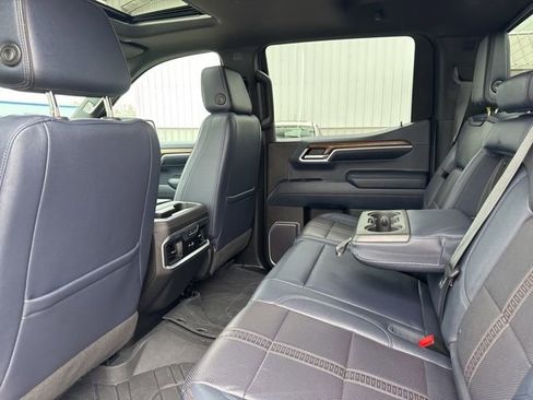 Used 2022 Chevrolet Silverado 1500 High Country w/ High Country Premium Package image 11