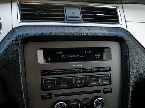 Used 2013 Ford Mustang Premium image 23