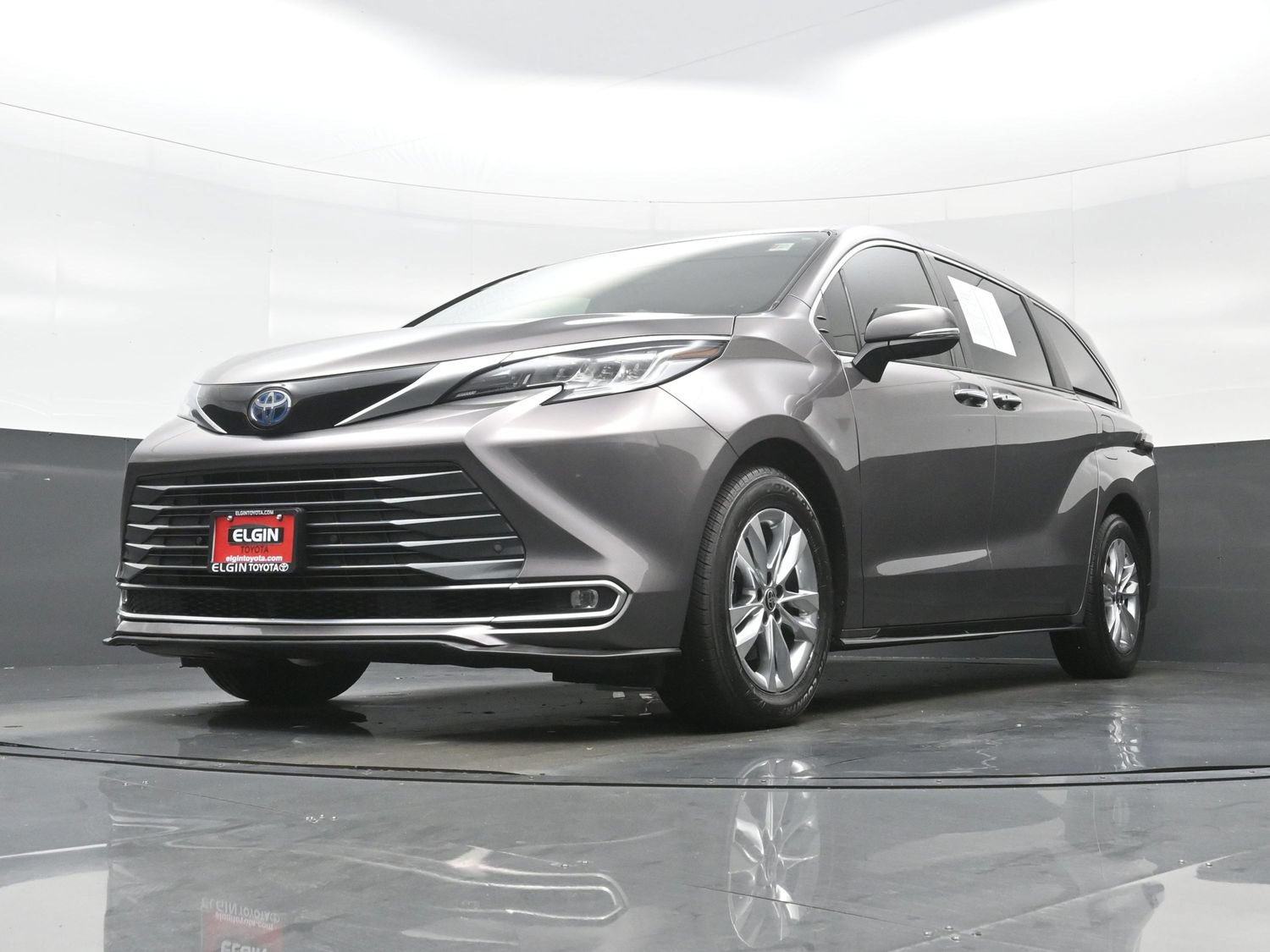 Used 2022 Toyota Sienna Limited AWD/4WD image 30