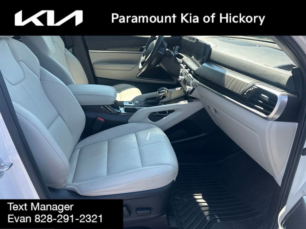 Used 2025 Kia Telluride EX FWD image 12