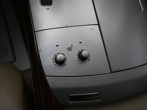 Used 2009 Toyota Avalon FWD image 22