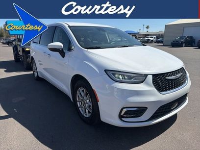 Used 2023 Chrysler Pacifica Touring-L