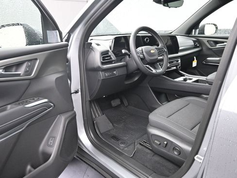 New 2026 Chevrolet Traverse LT FWD image 9