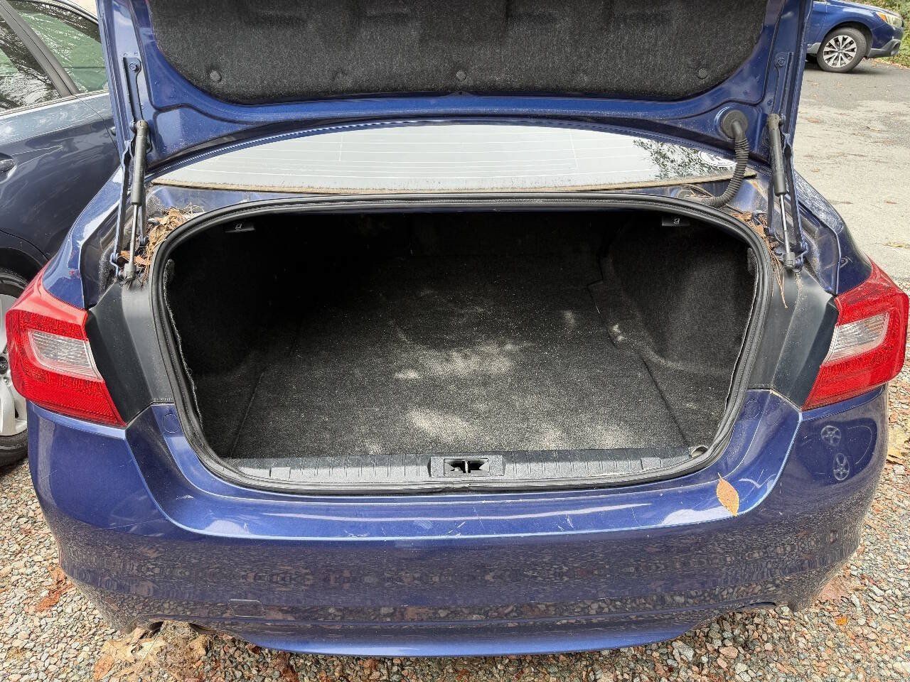 Used 2015 Subaru Legacy 2.5i Limited AWD/4WD image 8
