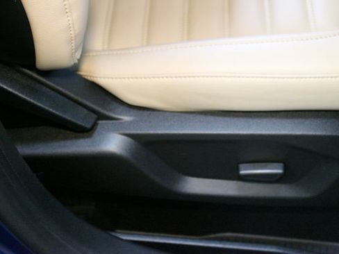 Used 2023 Ford Edge SEL AWD/4WD image 11