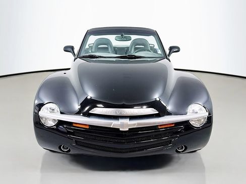 Used 2004 Chevrolet SSR w/ Preferred Equipment Group RWD image 13
