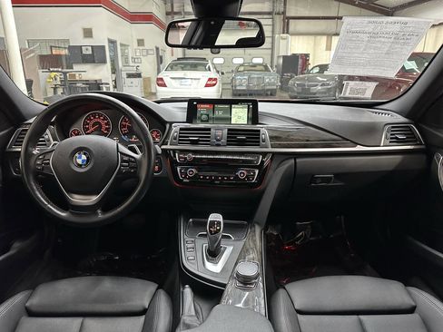 Used 2018 BMW 330i xDrive 330i xDrive AWD 4dr Sedan image 18