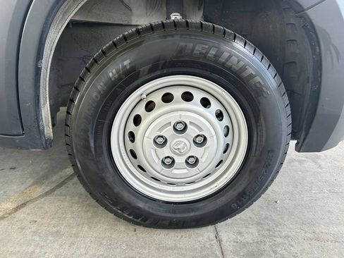 Used 2025 RAM ProMaster 2500 w/ Convenience Group FWD image 18