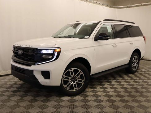 New 2025 Ford Expedition Active image 1