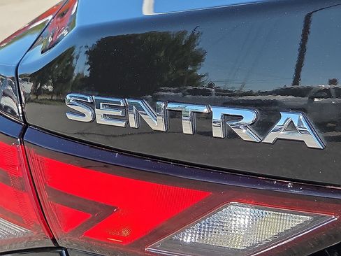 Used 2025 Nissan Sentra SV FWD image 9