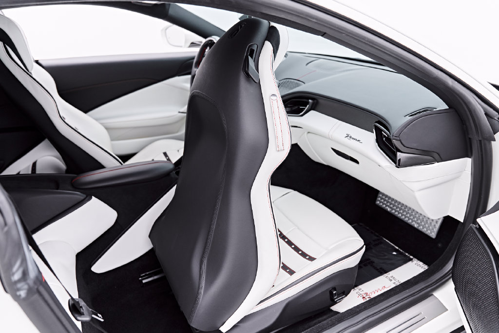 Used 2022 Ferrari Roma RWD image 53