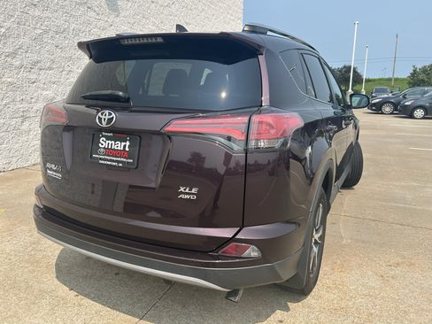 Used 2018 Toyota RAV4 XLE AWD/4WD image 6