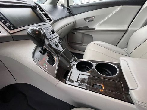 Used 2013 Toyota Venza Limited w/ Tow Prep Pkg image 14