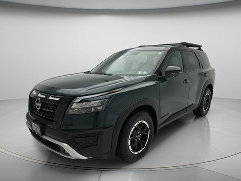 Used 2024 Nissan Pathfinder Rock Creek AWD/4WD image 3
