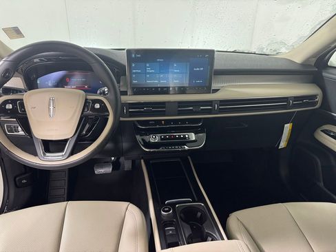 New 2026 Lincoln Corsair Premiere image 49