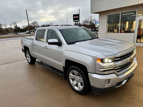 Used 2017 Chevrolet Silverado 1500 LTZ Z71 w/ LTZ Plus Package image 11