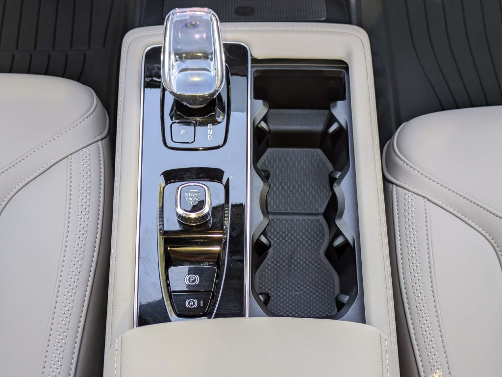 New 2027 Volvo XC90 T8 Plus AWD/4WD image 19