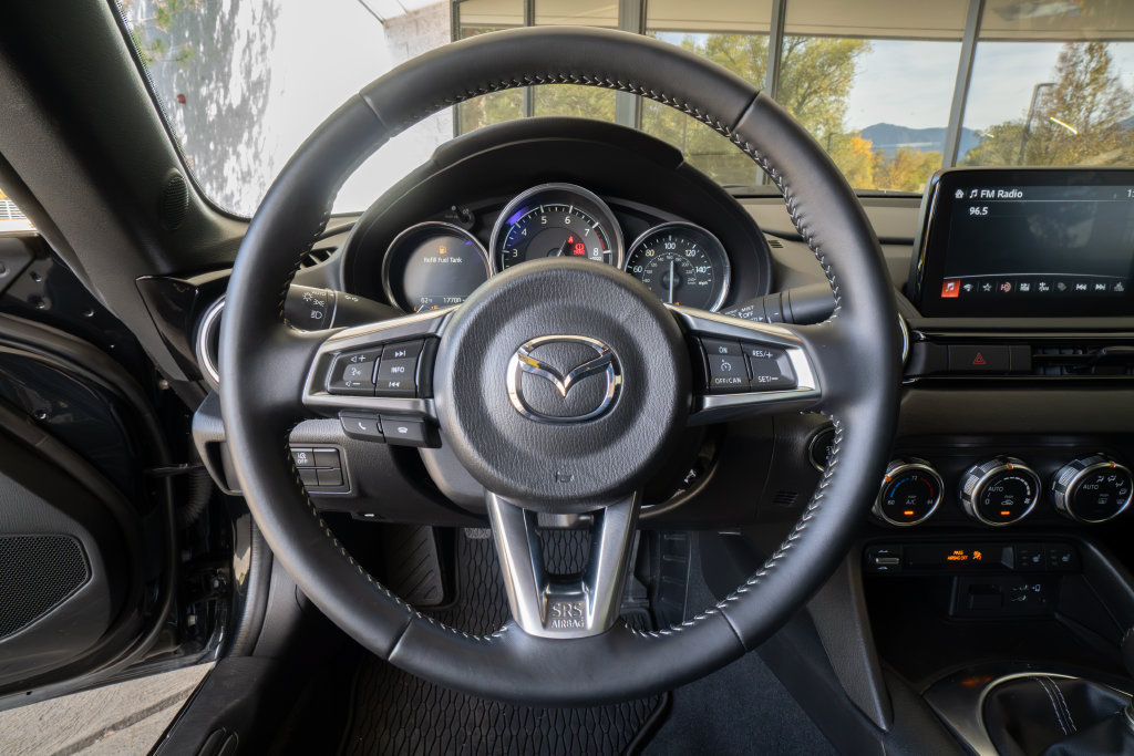 Used 2023 MAZDA MX-5 Miata Grand Touring w/ Weather Package RWD image 12