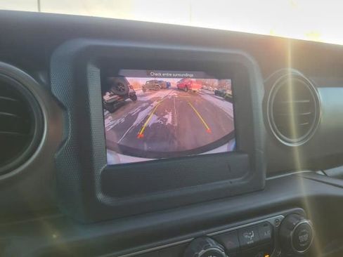 Used 2023 Jeep Wrangler Sport S image 35