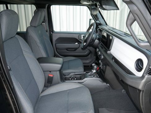 Used 2024 Jeep Wrangler Sport S image 27