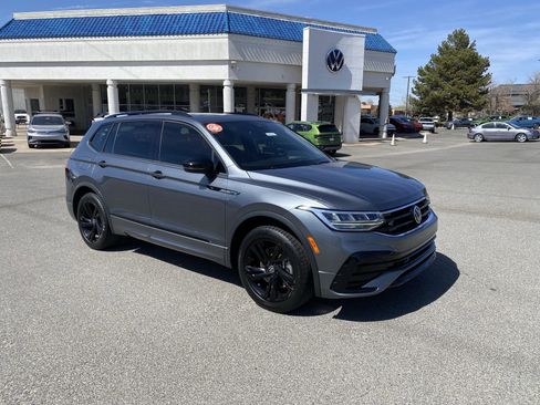 Used 2023 Volkswagen Tiguan SE R-Line image 47