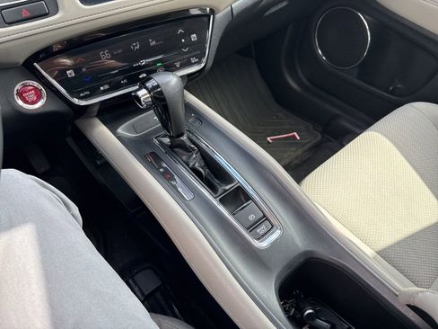 Used 2017 Honda HR-V EX image 11