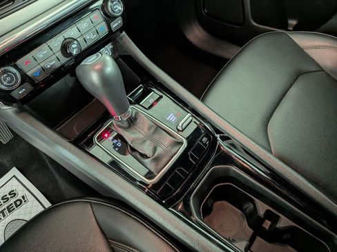 Certified 2024 Jeep Compass Limited image 28