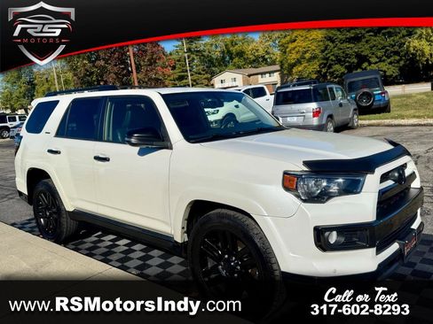 Used 2019 Toyota 4Runner Limited image 1