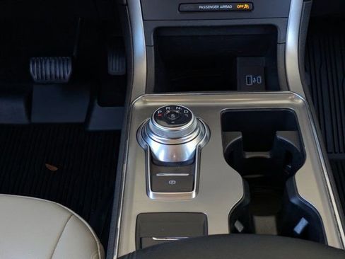 Certified 2022 Ford Edge SEL w/ Convenience Package image 16