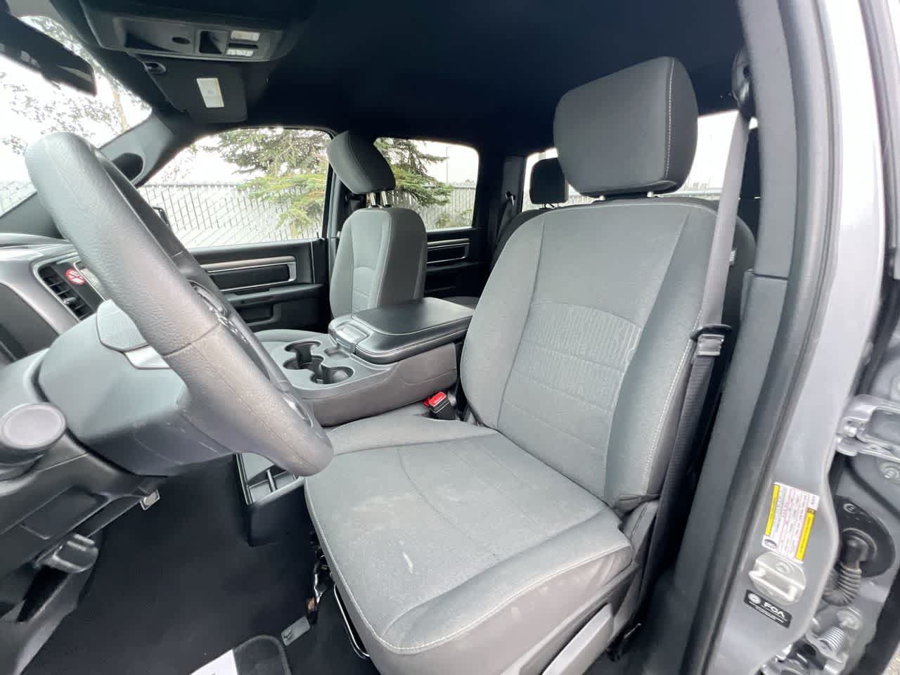 Used 2024 RAM 1500 Warlock AWD/4WD image 11