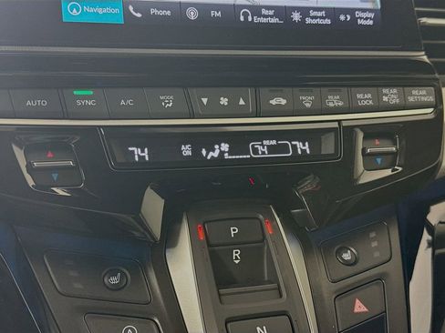 Used 2025 Honda Odyssey Touring image 18