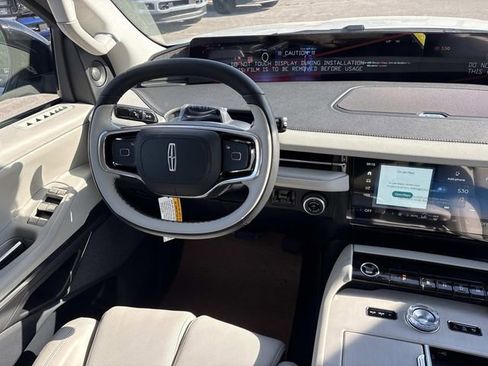 New 2026 Lincoln Navigator Reserve w/ Jet Appearance Package AWD/4WD image 12