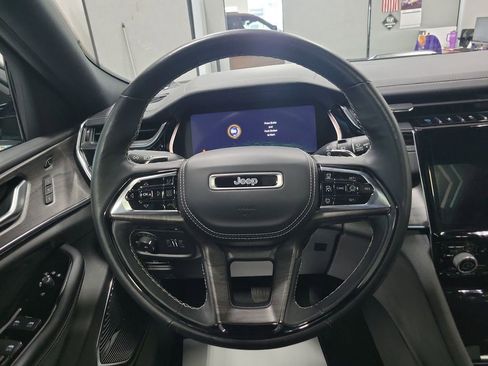 Used 2022 Jeep Grand Cherokee Overland w/ Advanced Protech Group III AWD/4WD image 36