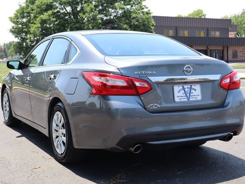 Used 2016 Nissan Altima 2.5 S w/ Power Driver Seat Package FWD image 7