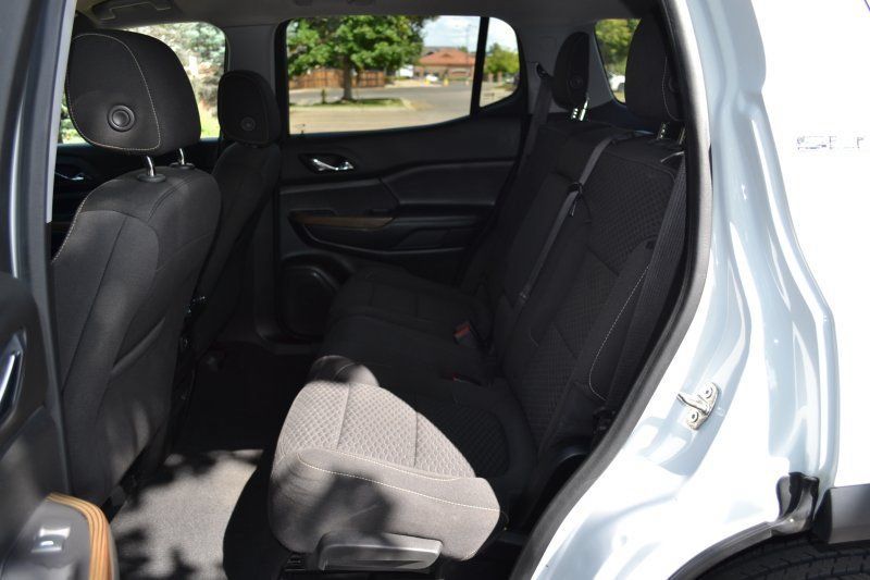 Used 2019 GMC Acadia SLE AWD/4WD image 32