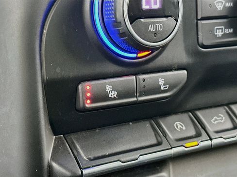 Used 2021 Chevrolet Silverado 1500 LT RWD image 19