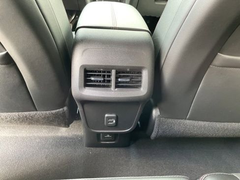 Used 2022 Chevrolet Equinox RS w/ Infotainment Package image 28